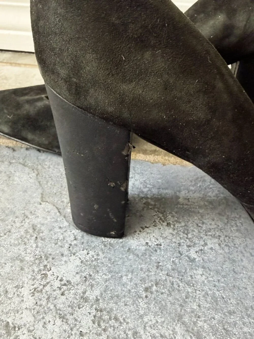 Tahari Ava Black Suede Pumps Womens 8.5 Block Heel Pointed Toe